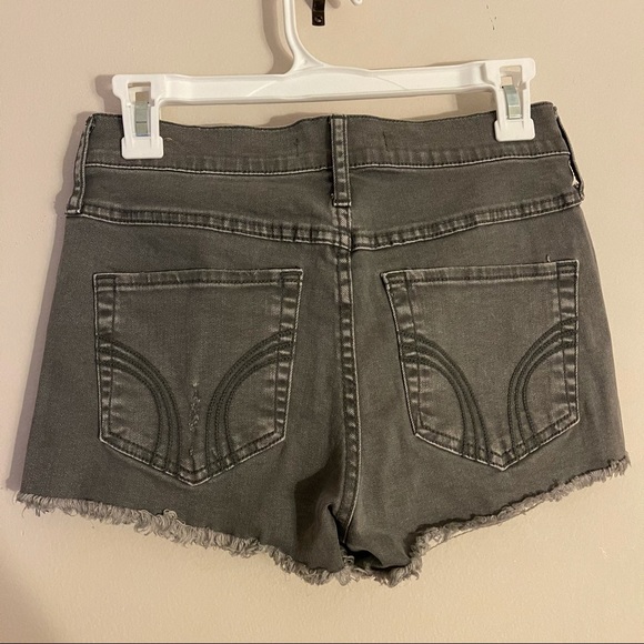 Hollister Denim Cut Off High Rise Shorts - Picture 3 of 3